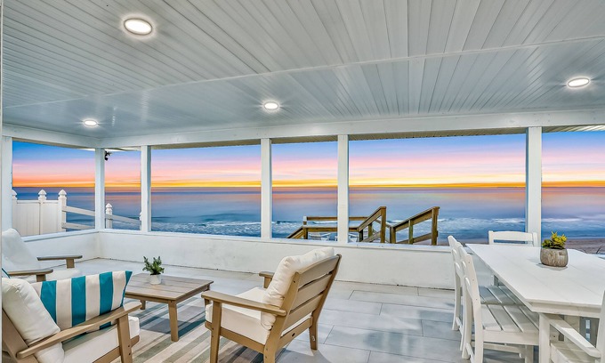 Painters Hill Cabaña | Beachfront home w/ private lanai and deck - walk to the beach