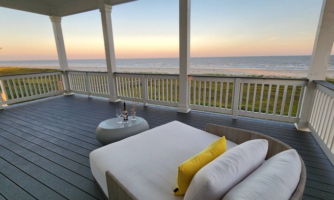 Galveston Casa | BEACHFRONT! HOT TUB! ELEVATOR! CUSTOM-BUILT! GATED COMMUNITY! BEACH, STEPS AWAY!