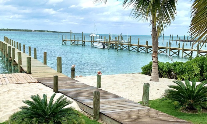 Hope Town Casa | Beachfront House Private Dock & Beach Tahiti Beach House - Hope Town 5 STAR
