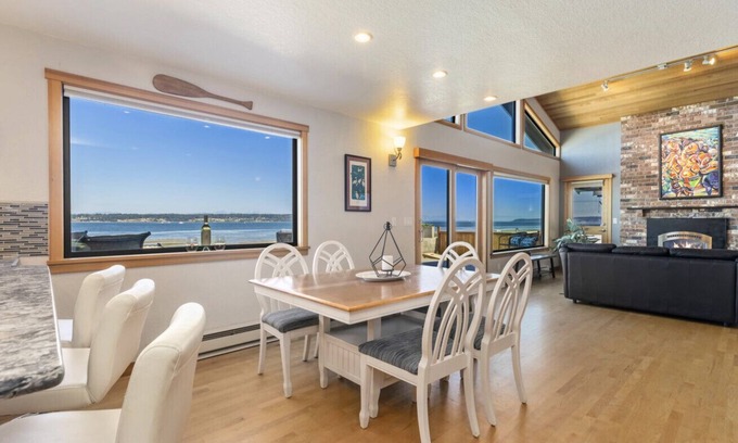 Bells Beach Casa | Beachfront I Whale Watch I SUP I Dogs Ok