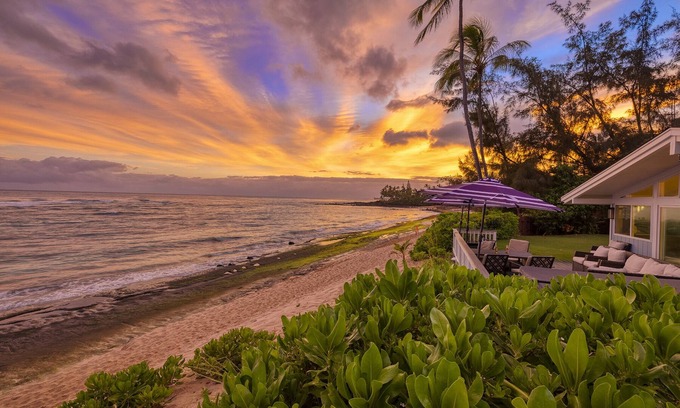 Haleiwa Casa | Beachfront in Haleiwa, Sea Turtles and Sunsets!