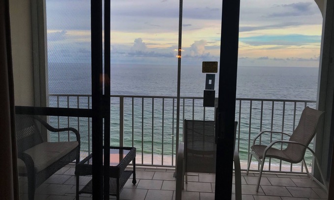 Ono Island Condominio | Summerchase 1204 ¡La mejor oferta! Frente a la playa de lujo 2 camas King + litera, capacidad para 6!