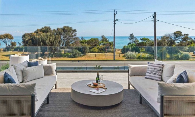 Safety Beach Casa | Beachfront Luxury | 360° Views | Games | Wineries