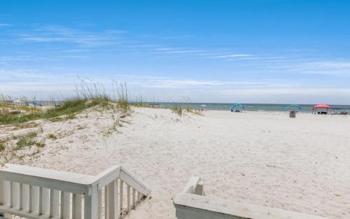 Sunnyside Apartamento | Beachfront Oasis by Oversee 30A
