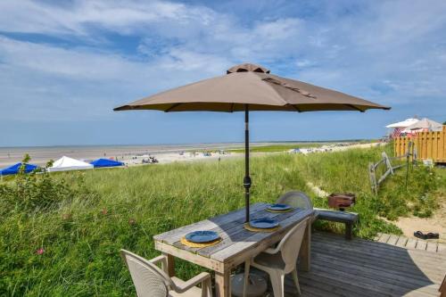 Orleans Casa | Beachfront on Skaket Water Views