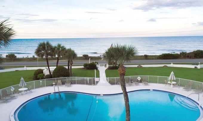 Flagler Beach Condominio | Beachfront Paradise! Private location between Flagler Beach and Ormond Beach.