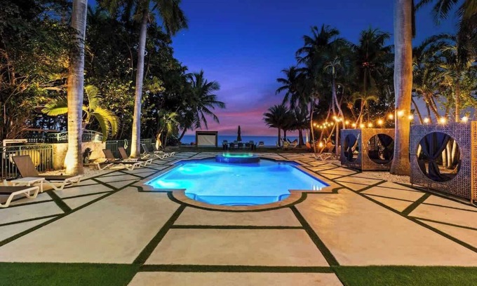 Lower Matecumbe Key Casa | BeachFront Paradise/By The Glam Homes