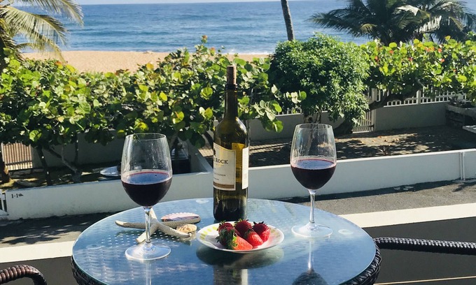 Manati Condominio | Paraíso frente al mar con impresionantes vistas al mar! acceso privado a la playa. Wifi