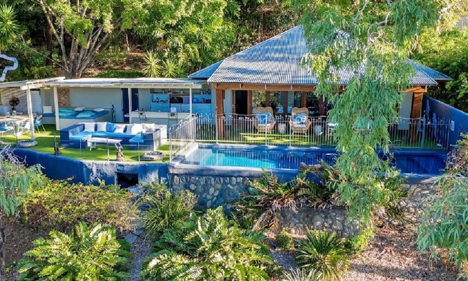Oak Beach Casa | Beachfront Peace Cabin