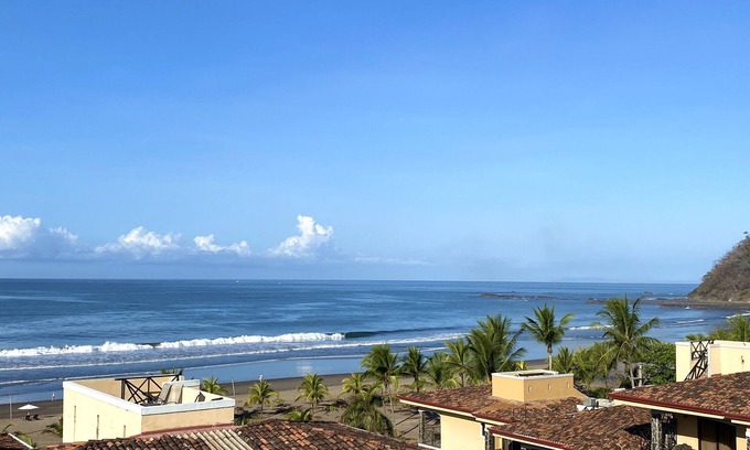 Barrio Los Villalobos Condominio | Beutiful Beachfront Penthouse Unit, 5th floor