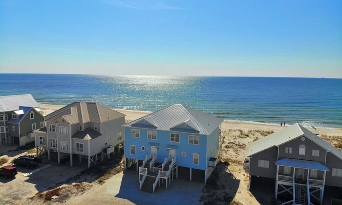 Morgantown Casa | Beachfront, Pools, Tennis/Pickleball