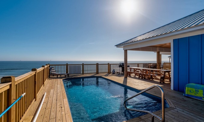 Dauphin Island Casa | Beachfront, Private Pool, Through Lot! - Beach Happy