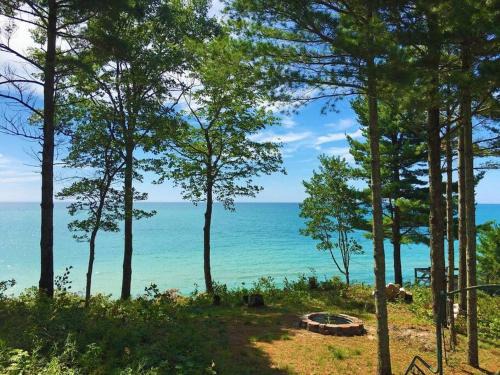Brevort Casa | Beachfront~Private Sand Beach~Close Mackinac Ferry