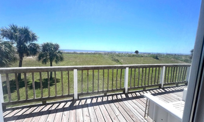 Grand Isle Casa | Beachfront Redfish- Coastal Realty Group