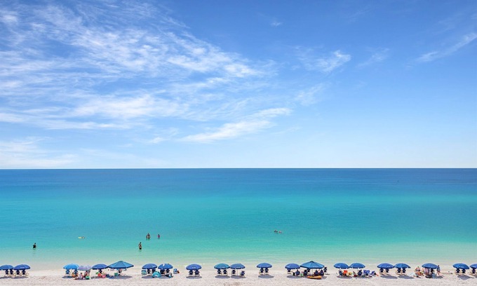 Delos Casa | Frangista Pearl |Beachfront | Remodeled | Heated Pool l Beach Gear |10 Beds