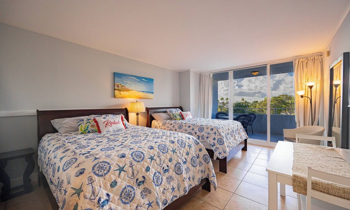 Bermuda Riviera Condominio | Beachfront Resort Condo Balcony