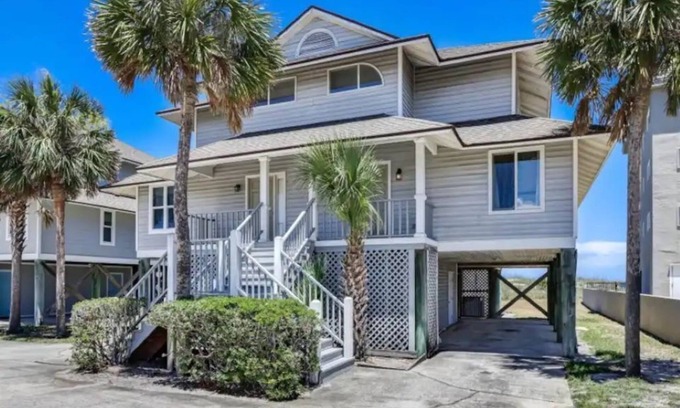 Ocean Cay Casa | Beachfront Retreat with stunning views. Family sized townhouse