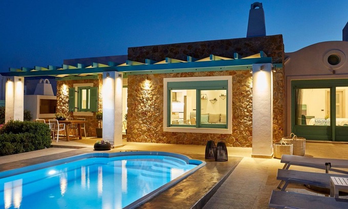 Monolithos Villa | Villa en Santorini frente al mar | Villa Almyriki | 3 habitaciones | Piscina Privada | Monolitos