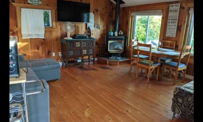 Port Stanley Cabaña | Beachfront Spectacular Property Directly on a Private Beach in Port Stanley
