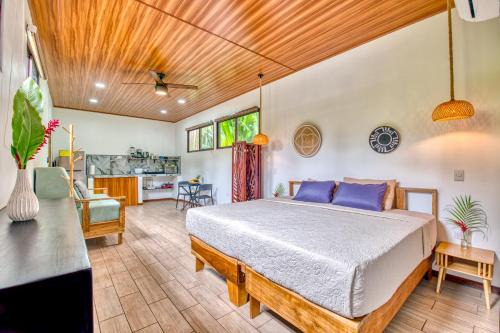 Cocles Apartamento | Beachfront Studio - Direct Beach Access, Fast Wifi & AC