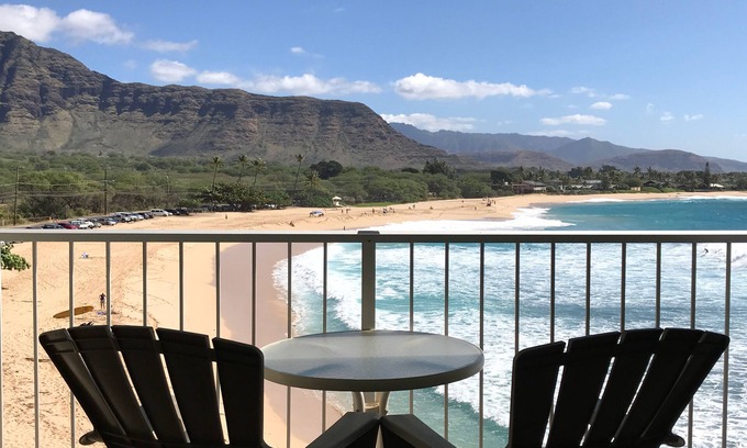 Makaha Condominio | Beachfront Studio located on the 5th floor overlooking Makaha Beach