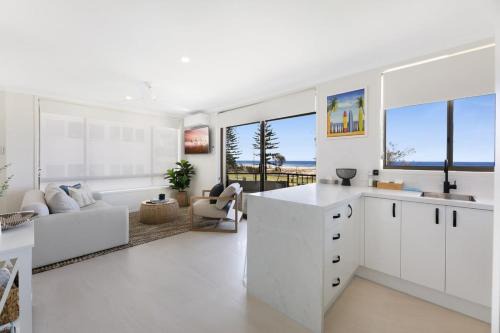 Coolangatta Apartamento | Beachfront Studio with Balcony & Stunning Views
