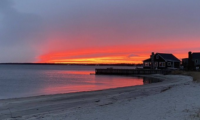 Center Moriches Casa | Beachfront Sunrise to Sunset Water Views - Dreamy Getaway