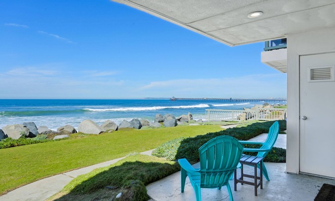 Imperial Beach Condominio | Beachfront | Sunsets | Modern | Newly Renovated