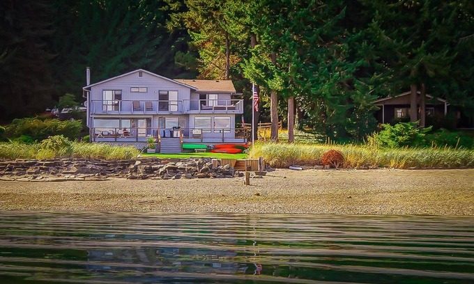 Lakebay Casa | Casa de vacaciones frente al mar en la playa más increíble con vista a la montaña