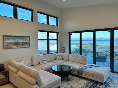 Black Creek Apartamento | Beachfront Villa #14 at The Beach House