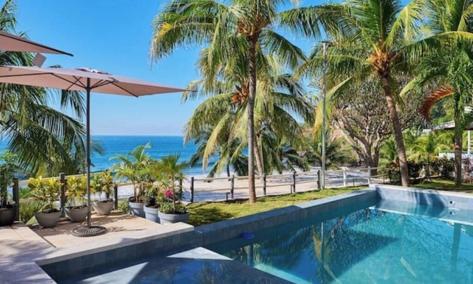 Tamanique Villa | Beachfront Villa 'Casa Lula' Resort
