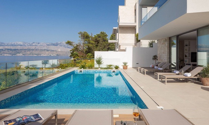 Splitska Villa | Beachfront Villa Charisma with Pool