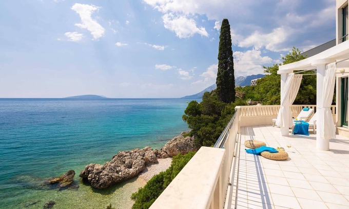 Gradac Villa | Beachfront Villa Shades of Summer