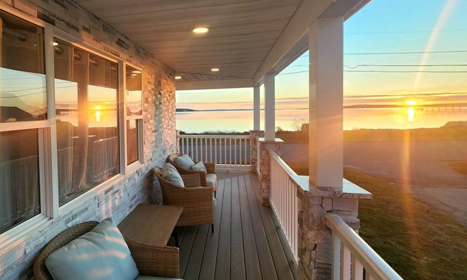 Somerset Casa | Beachfront w/ Hot Tub, Sauna, Pool, Fire pits, Grill & Panoramic Views