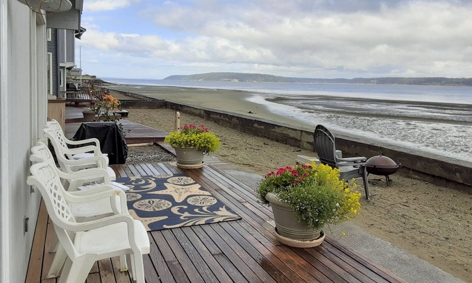 Bells Beach Casa | ¡NUEVO! Frente a la playa Whidbey Island Home + Apartment!