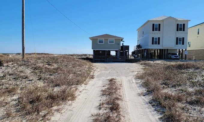Southpointe Casa | Beachin'. 2 bedroom 2 bath well maintained Gulf Front home.