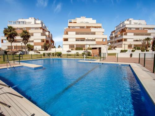 Roquetas de Mar Apartamento | Beachside Apartment with Pool