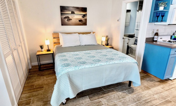 Hampton Condominio | Beachside Bliss: Hampton North Beach Condo