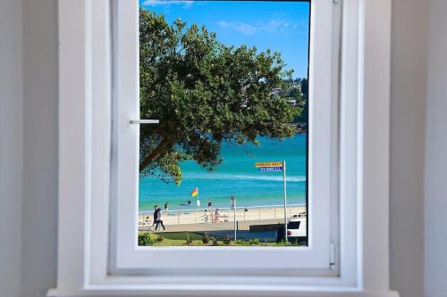 Bondi Beach Apartamento | Beachside Boho Retreat by Sydney Dreams