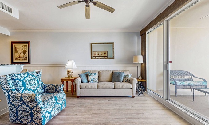 Fort Morgan Condominio | Beachside Condo in Prime Location w/Free WiFi, Shared Pool & Hot Tub, Central AC