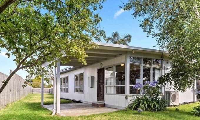 Safety Beach Casa | Beachside Family Home - 3 Minute Walk to the Beach. Located in Safety Beach