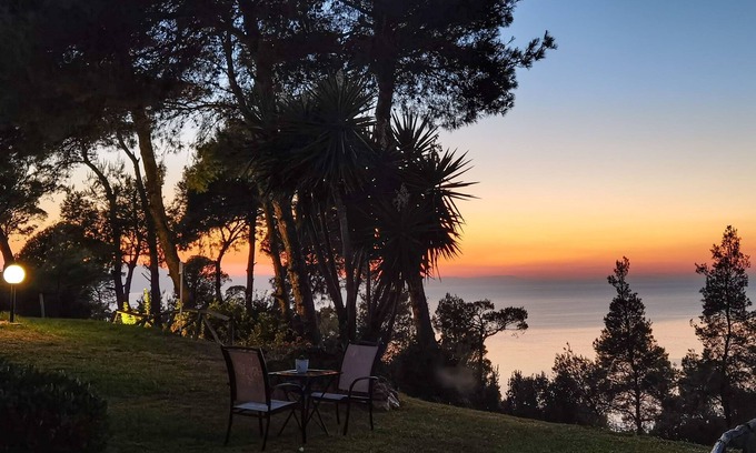 Kassandra Villa | Stylish, big & bright family Villa next to Beach