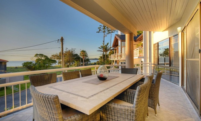 Sapphire Beach Casa | Beachside Manor - Stunning 6-bedroom, 3-bathroom home in an exclusive, absolute beachfront location