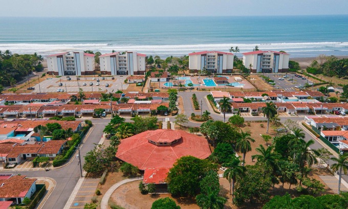 Bejuco Apartamento | La felicidad junto a la playa: 3BR Condo, piscina, barbacoa, cerca de todo!