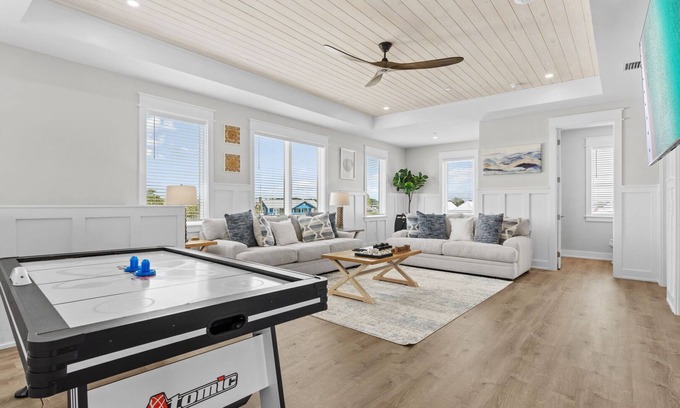 Bid-a-wee Beach Casa | Beachside Paradise: PCB 🏖 MEGA LUX Sleeps 22 🏖Priv Pool 🏖Block to Beach