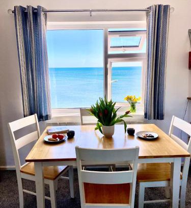 Torcross Casa | Beachside, Torcross, between the Sea and the Ley