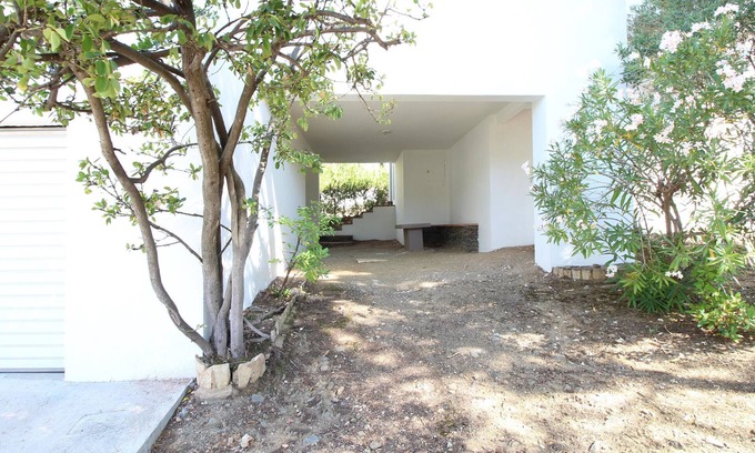 Llanca Casa | Casa amplia con jardín a 100m de la playa de La Farella, cerca del puerto de Llançà
