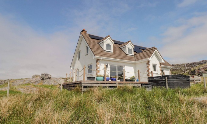 Oldshoremore Casa | BEACHVIEW, pet friendly, country holiday cottage in Kinlochbervie
