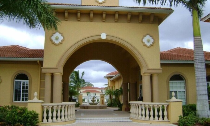 Iona Condominio | Beachwalk 111 in Fort Myers