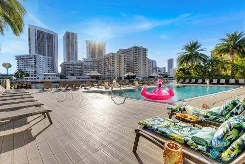 Hallandale Beach Hotel | Beachwalk Studio Amazing View Pininfarina Design